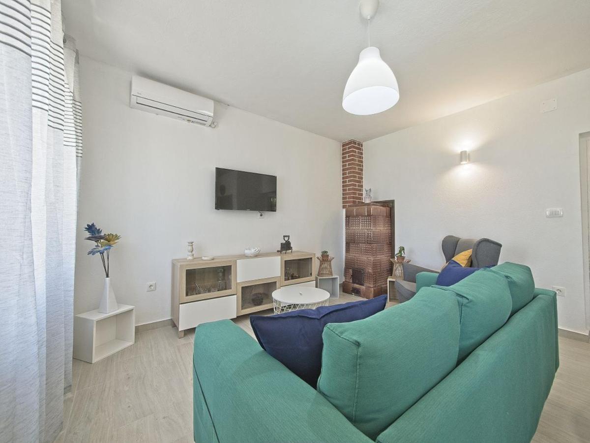 Apartman Nikica ポスティレ エクステリア 写真